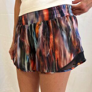 Lululemon Hotty Hot 4" High Rise Short with Liner, size 6 multi-color